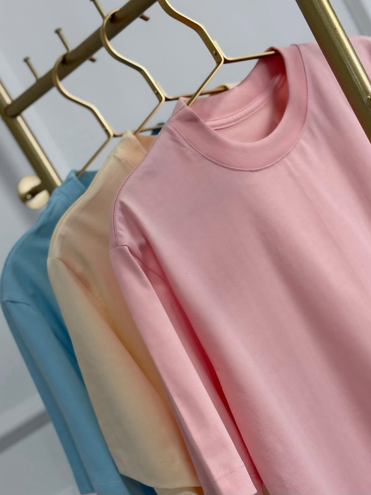 T-shirt Oversize Rose claire– Coupe large – Image 2